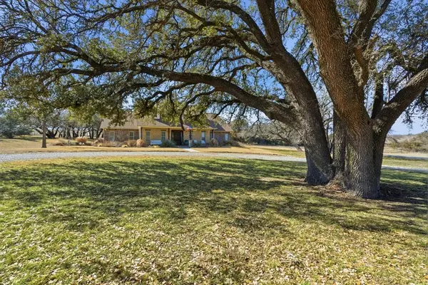 416 Highway 590, Comanche, TX 76442