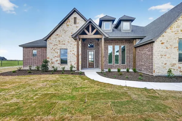 517 Longhorn Drive, Springtown, TX 76082