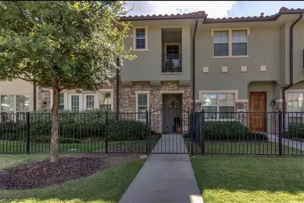 6740 San Roque #33, Irving, TX 75039