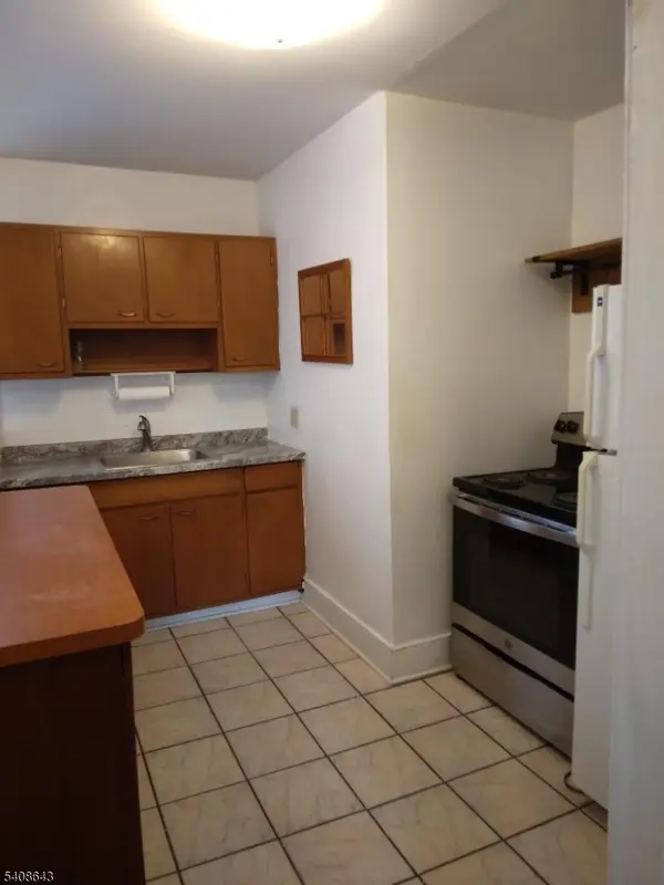 41 Bridge St, Frenchtown Boro, NJ 08825