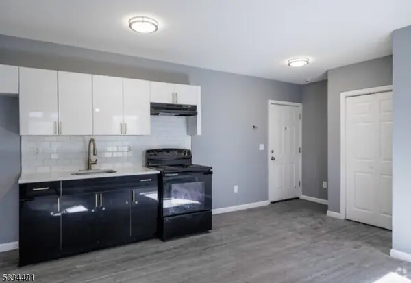 48 Essex St #3R, Paterson City, NJ 07501