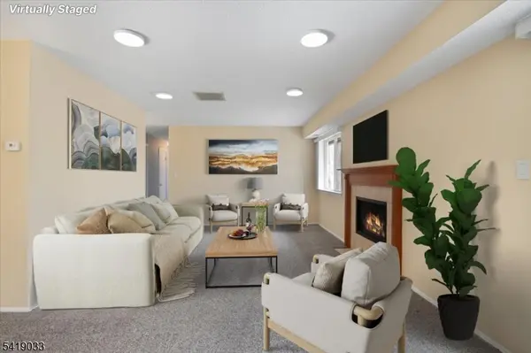 80 Garden Ct, Roxbury Twp., NJ 07876