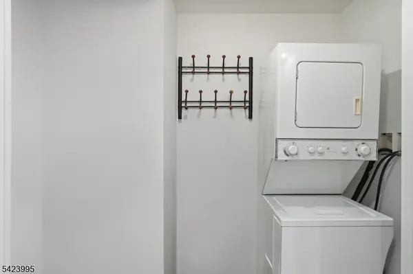 1 Carriage City Plz #1211, Rahway City, NJ 07065