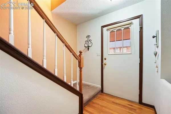 2083 Sussex LN, Colorado Springs, CO 80909