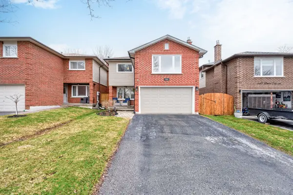 649 Dunn CRES, Pickering, ON L1W 3T4