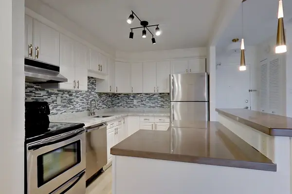 16 Elgin ST #356, Markham, ON L3T 4T4