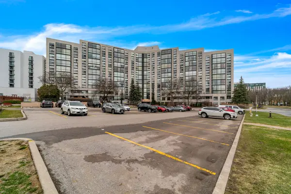 30 Harding BLVD W #806, Richmond Hill, ON L4C 9M3