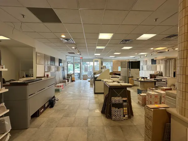 8111 Jane ST #4, Main Floor, Vaughan, ON L4K 4L7