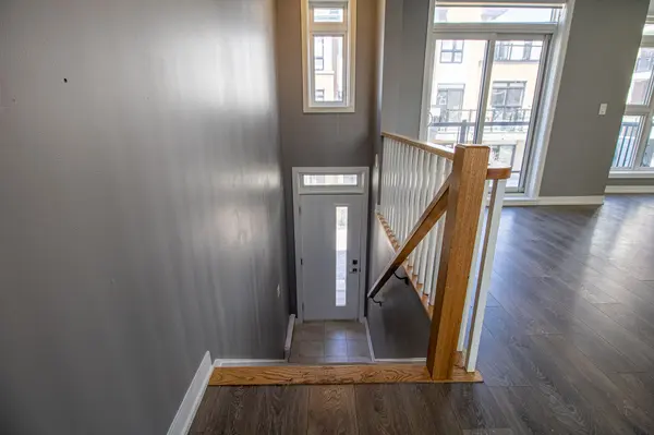 155 Canon Jackson DR ##205, Toronto W04, ON M6M 0E1