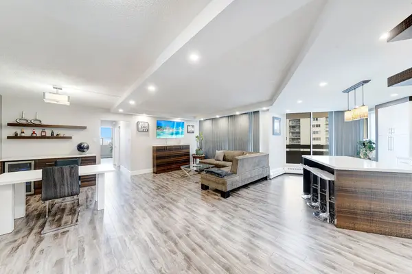 335 Mill RD #1406, Toronto W08, ON M9C 1Y6