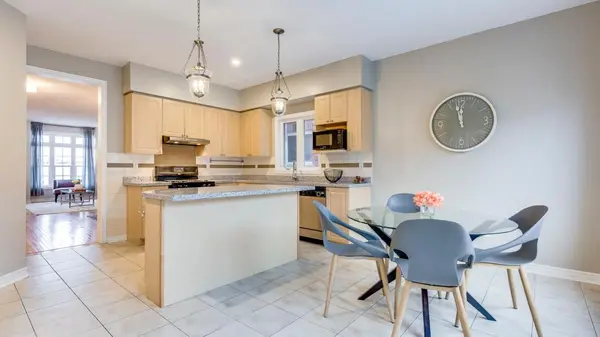 5435 Festival DR, Mississauga, ON L5M 0G6