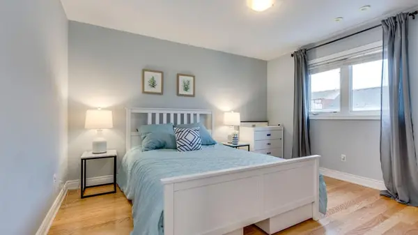 5435 Festival DR, Mississauga, ON L5M 0G6