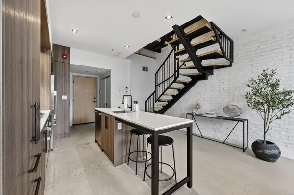 50 Bartlett AVE #7, Toronto W02, ON M6H 3E6