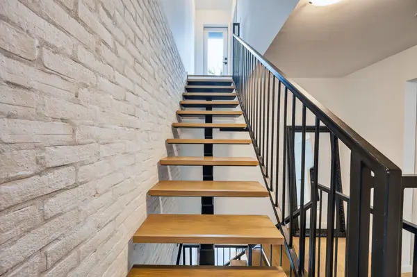 50 Bartlett AVE #7, Toronto W02, ON M6H 3E6