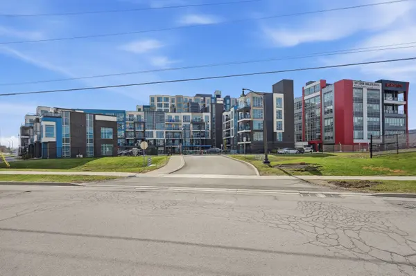 10 Concord PL #304, Grimsby, ON L3M 0G6