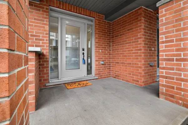 805 Kiniw Private, Manor Park - Cardinal Glen And Area, ON K1K 4Z4