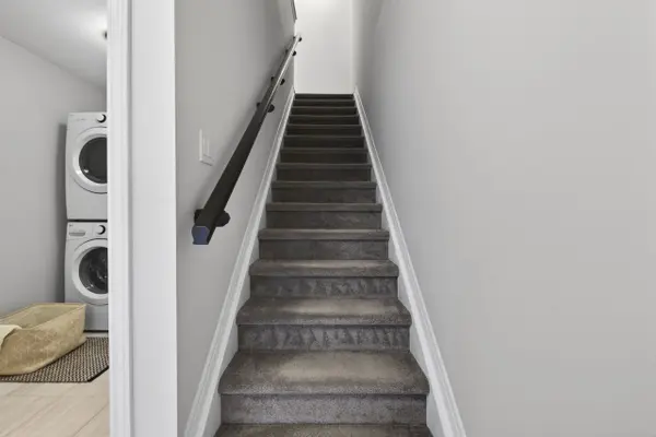 805 Kiniw Private, Manor Park - Cardinal Glen And Area, ON K1K 4Z4