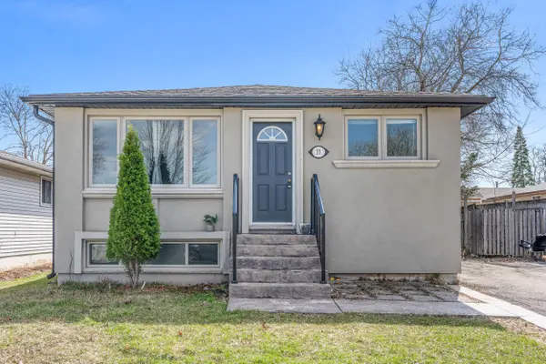 35 Folkestone AVE, Hamilton, ON L8V 4M9