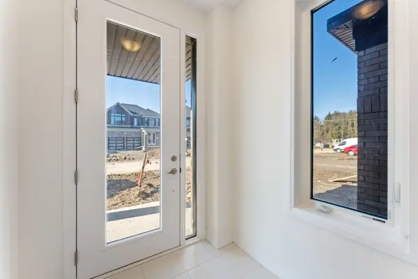 27 Blain DR, Hamilton, ON L0R 1C0