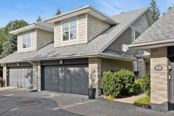 37 Creek's End LN, Crystal Bay - Rocky Point - Bayshore, ON K2H 1C7