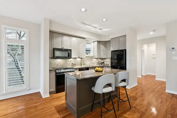 37 Creek's End LN, Crystal Bay - Rocky Point - Bayshore, ON K2H 1C7