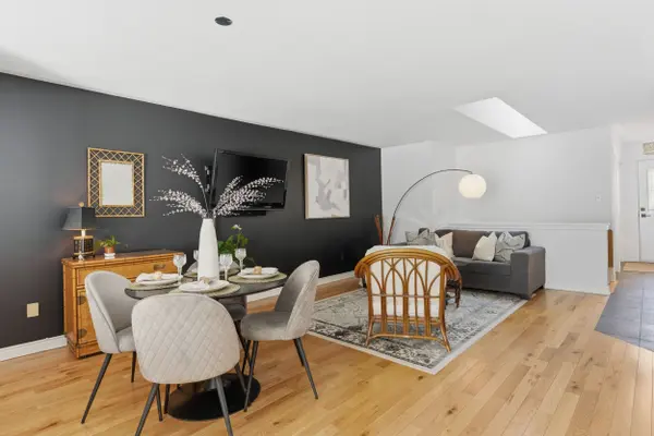 165 Main ST E #14, Grimsby, ON L3M 1P2