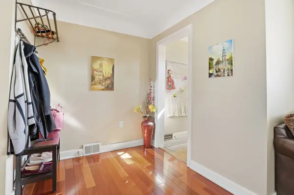 848 UPPER WELLINGTON ST, Hamilton, ON L9A 3R9