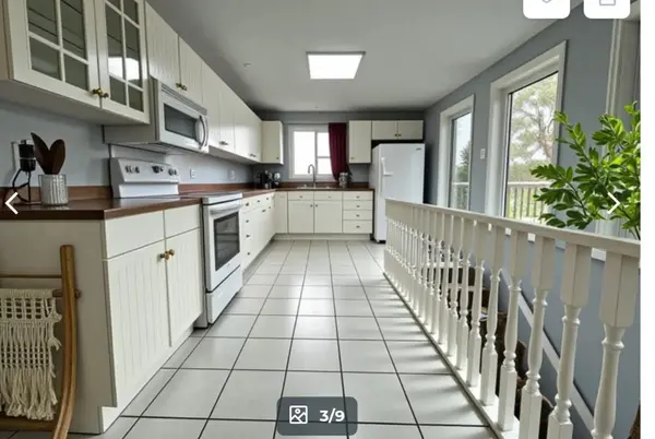 1974 Portage RD E #Upper, Niagara Falls, ON L2J 4J7