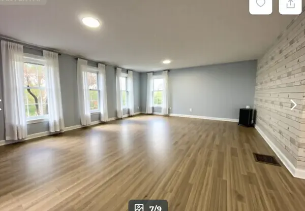 1974 Portage RD E #Upper, Niagara Falls, ON L2J 4J7