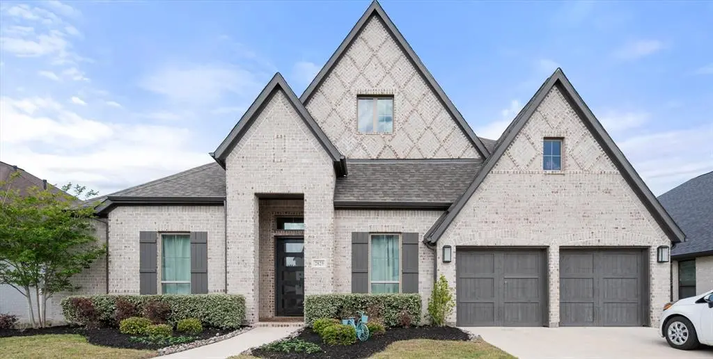 2829 Midlake Drive, Midlothian, TX 76065