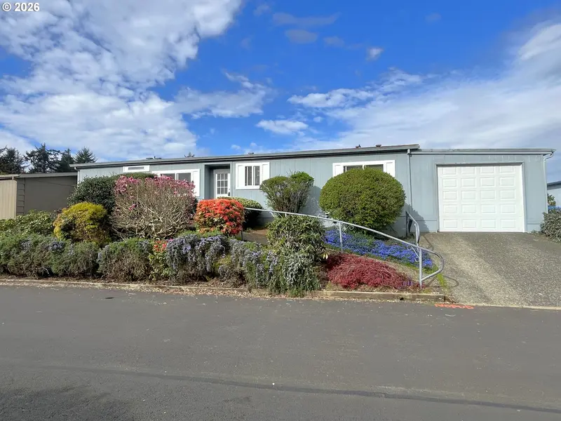 100 RIVER BEND RD #23, Reedsport, OR 97467