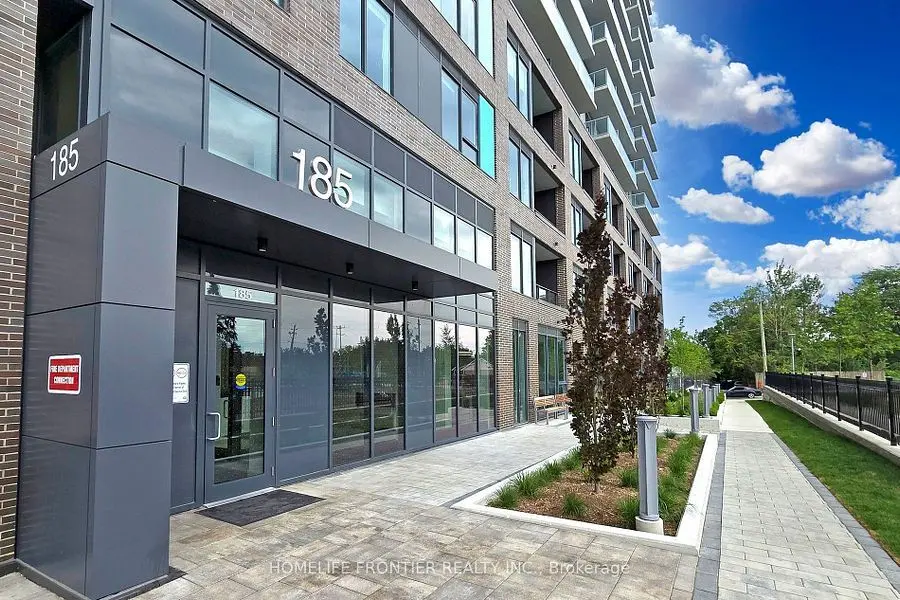 185 Deerfield RD #220, Newmarket, ON L2Y 0G7