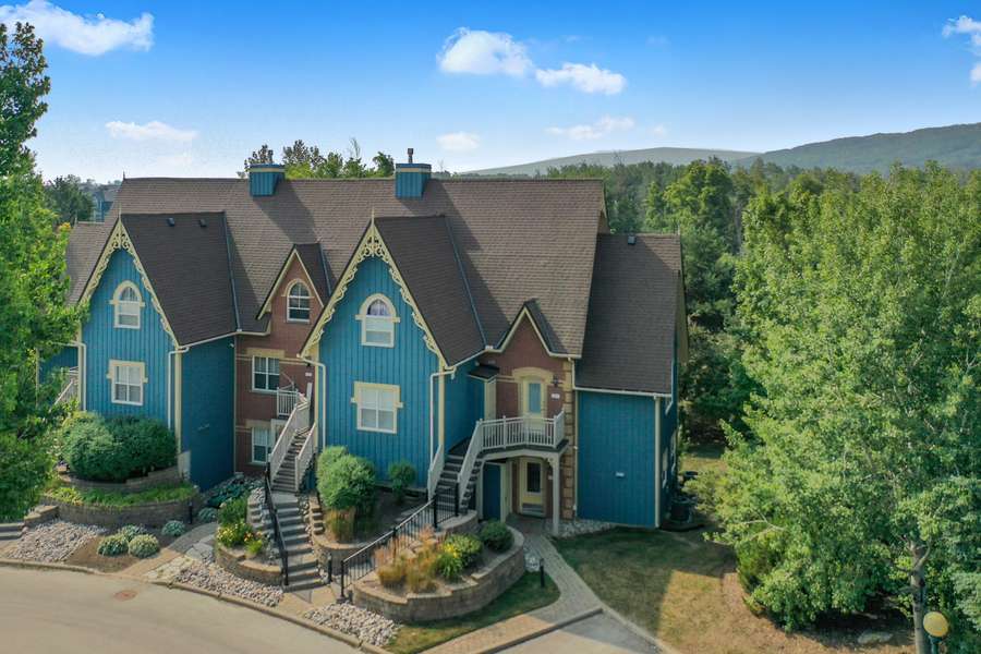 184 Snowbridge WAY #101, Blue Mountains, ON L9Y 0V1