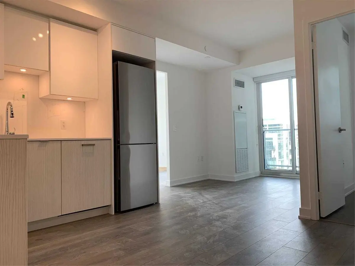 195 Redpath AVE #2212, Toronto C10, ON M4P 0E4