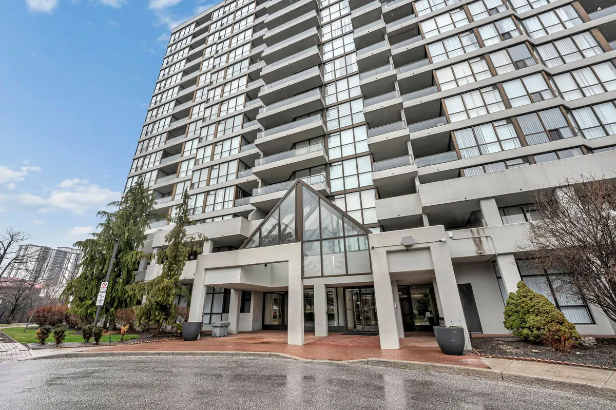 1 Rowntree RD #806, Toronto W10, ON M9V 5G7