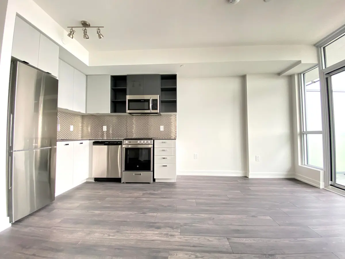 10 De Boers DR #814, Toronto W05, ON M3J 0G5