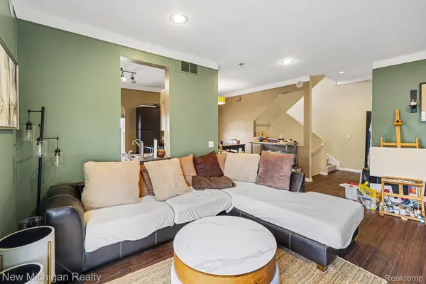 2666 Crooks RD, Royal Oak, MI 48073