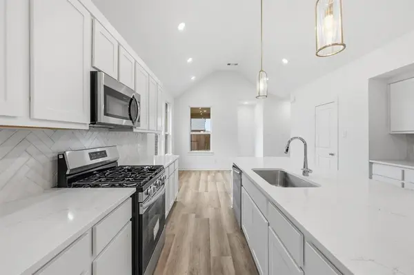 3010 Templegate, Crandall, TX 75114