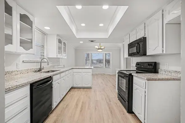 1860 Larkspur Drive, Arlington, TX 76013