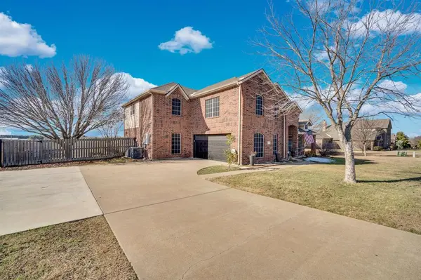 1121 Meghann Lane, Waxahachie, TX 75167