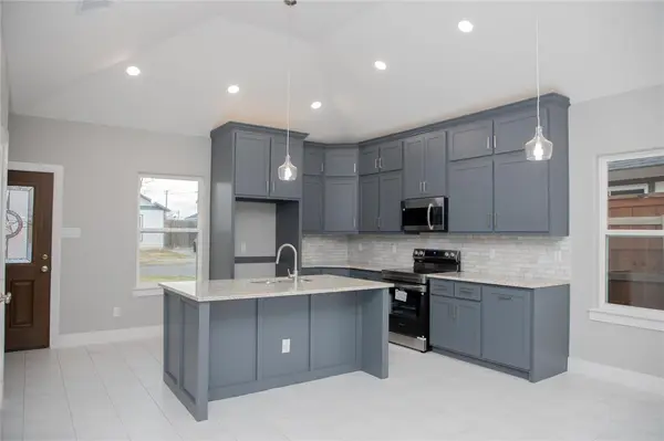 1527 Caldwell Avenue, Dallas, TX 75223