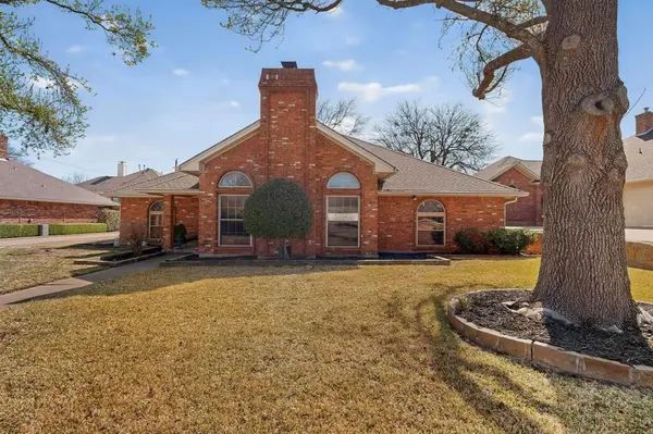 1110 Shady Oak Trail, Mansfield, TX 76063