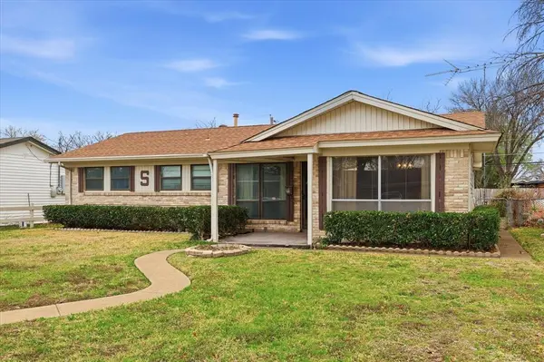 2341 Lagoon Drive, Mesquite, TX 75150