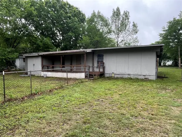 2445 Elmwood Drive, Wills Point, TX 75169