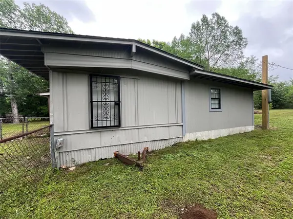 2445 Elmwood Drive, Wills Point, TX 75169