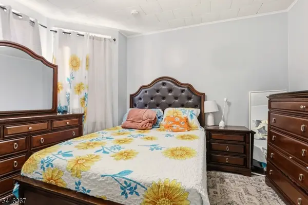 295 Old Bergen Rd, Jersey City, NJ 07305