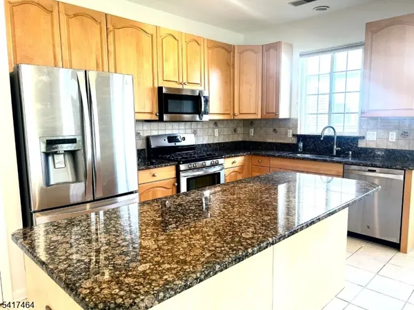 41 Victoria Dr, White Twp., NJ 07823