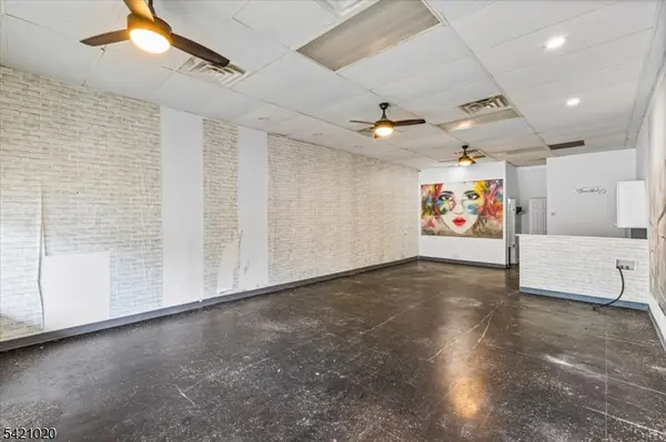 50 Hopatchung Rd, Hopatcong Boro, NJ 07843