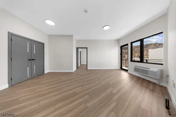 87 Mary St #501, Paterson City, NJ 07503