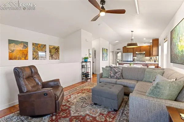 208 Chelten RD, Manitou Springs, CO 80829